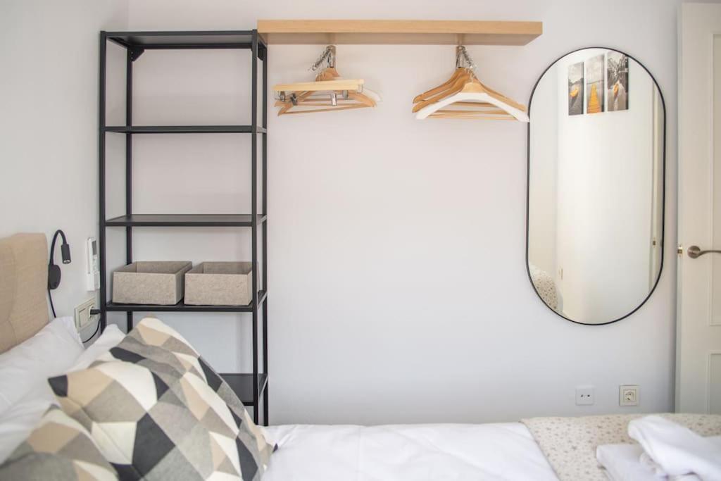 Central And Beautiful Apartment - Free Parking Málaga Kültér fotó