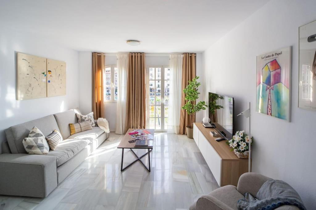 Central And Beautiful Apartment - Free Parking Málaga Kültér fotó