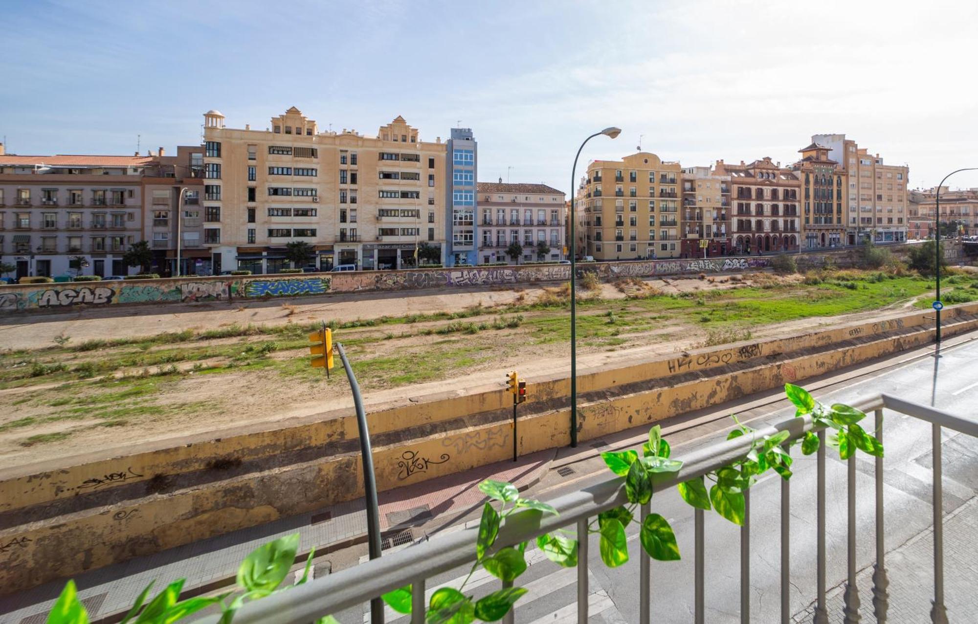 Central And Beautiful Apartment - Free Parking Málaga Kültér fotó