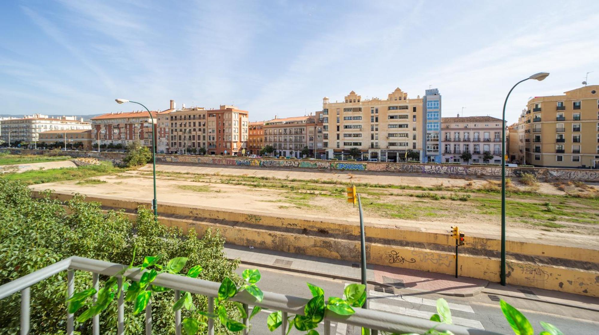 Central And Beautiful Apartment - Free Parking Málaga Kültér fotó
